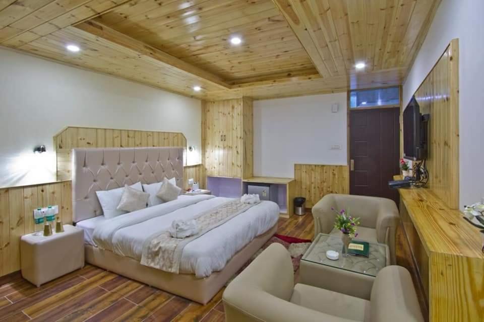 Himalayan Hill Queen Resort, Manali M98160-43400 Exterior photo