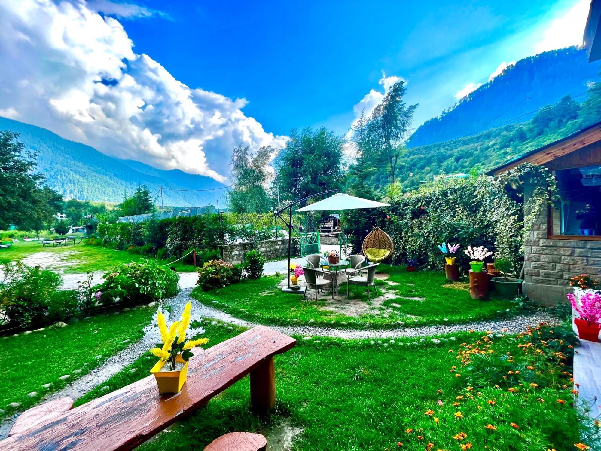 Himalayan Hill Queen Resort, Manali M98160-43400 Exterior photo